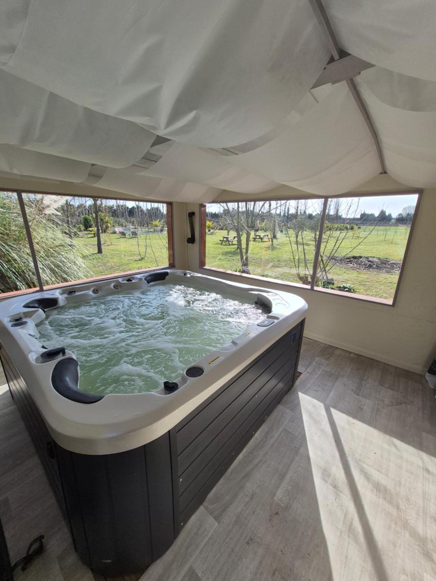 Le Mas Des Cerisiers Jacuzzi Et Sauna Inclus Pour Tous Les Logements アヴィニョン エクステリア 写真