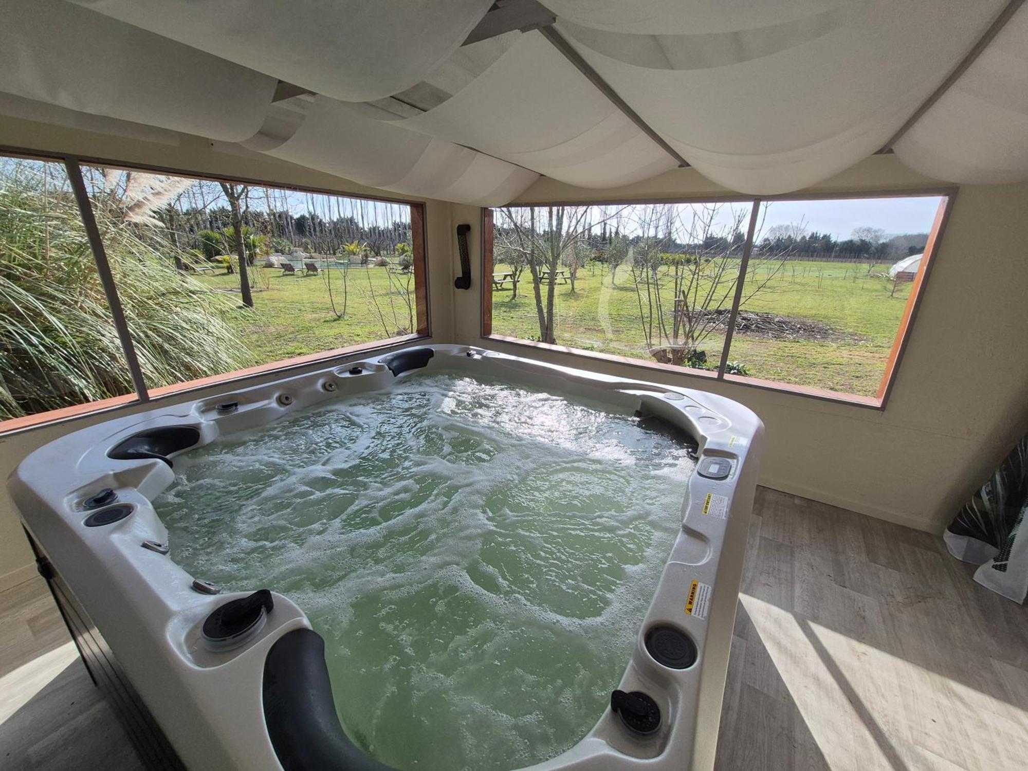 Le Mas Des Cerisiers Jacuzzi Et Sauna Inclus Pour Tous Les Logements アヴィニョン エクステリア 写真