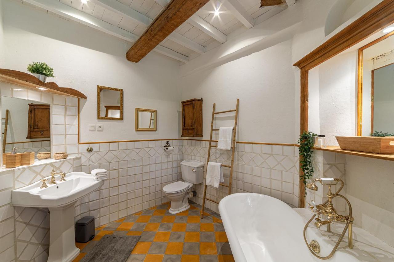 Le Mas Des Cerisiers Jacuzzi Et Sauna Inclus Pour Tous Les Logements アヴィニョン エクステリア 写真
